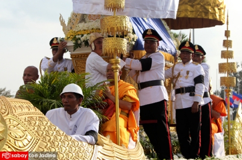 King-Norodom-Sihanouk-Sabay17